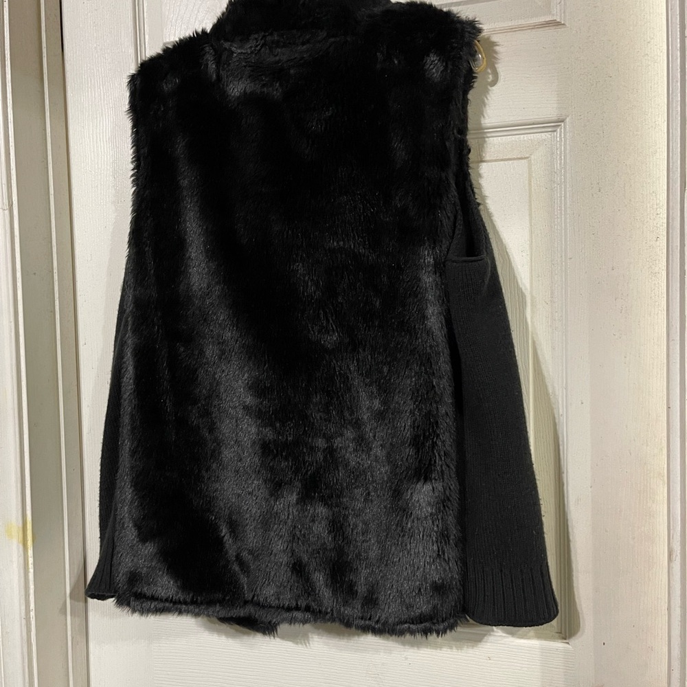 Vest - Picture 7 of 7